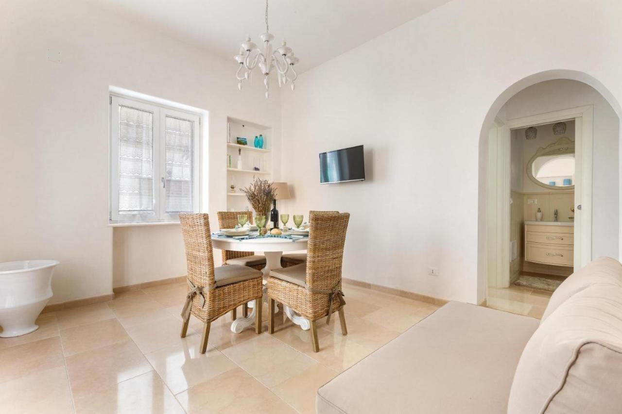 L' Angolo Di Dora Holiday home *